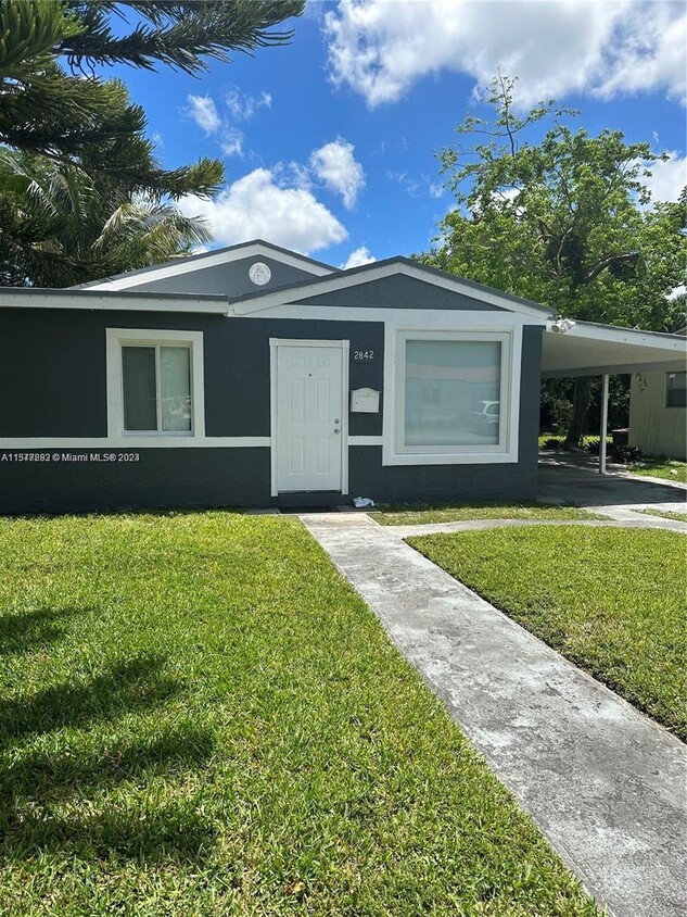 Foto principal - 2842 Washington St