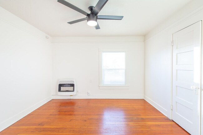 Foto del edificio - Charming 1-Bed/1-Bath Corner Unit One Block from the Heart of Barrio Logan!