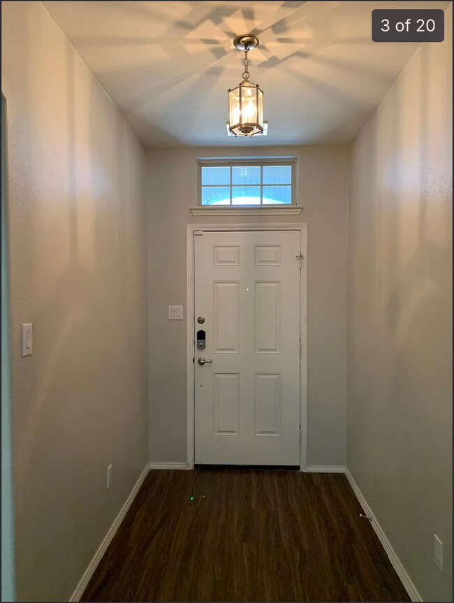 Foto del edificio - 469 Pollyann Trl