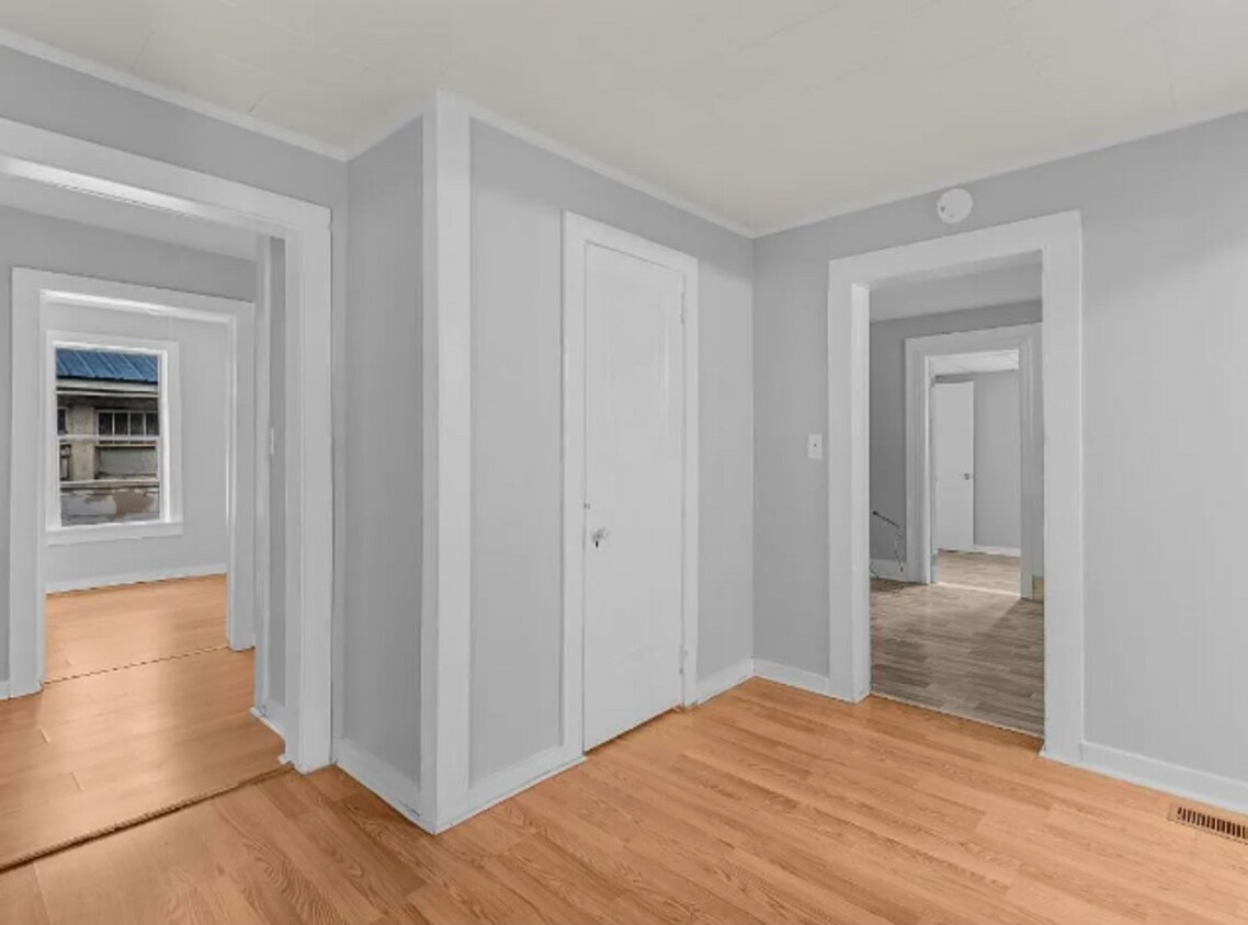 Building Photo - NEW INVENTORY!!!! COME SEE ME!!!