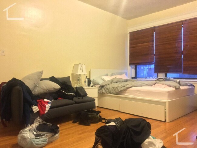 Foto del edificio - AMAZING 5 BED IN BROOKLINE!!!