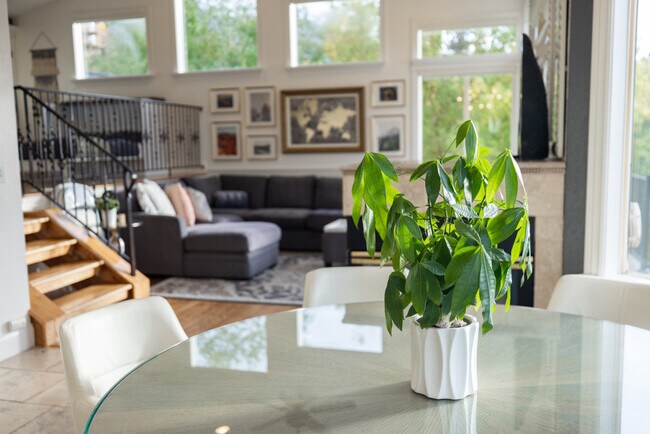 Foto del edificio - 10098 Wasatch Blvd