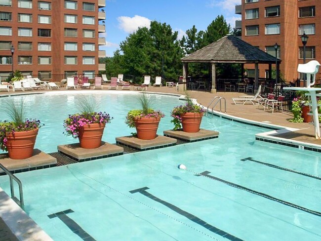 Foto del edificio - Spacious & Bright Studio at River Place East