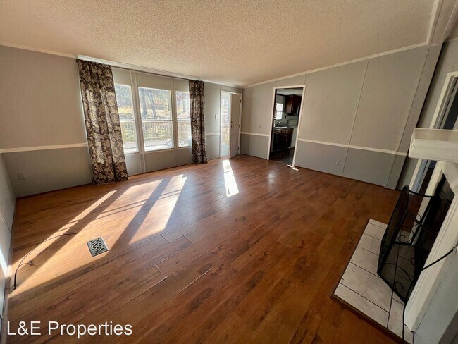 Building Photo - 3 br, 2 bath House - 114 Ridgecrest Drive