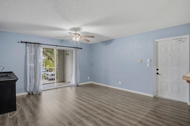 Building Photo - 2500 SE Anchorage Cove