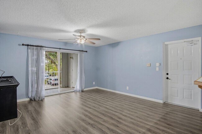 Building Photo - 2500 SE Anchorage Cove