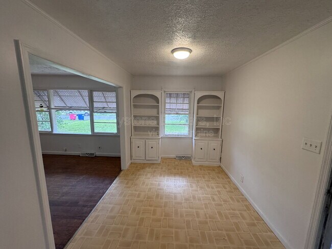 Foto del edificio - 2106 Knightsbridge Rd