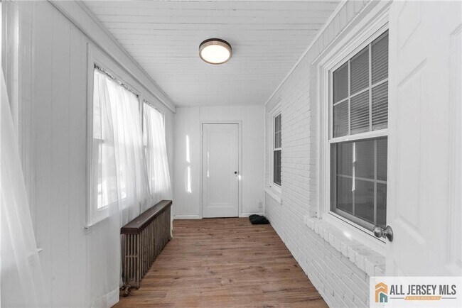 Foto del edificio - 34 Maple Ave