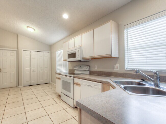 Foto del edificio - 1130 Ozark Ct