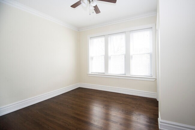 Building Photo - 3701 N Hoyne Ave