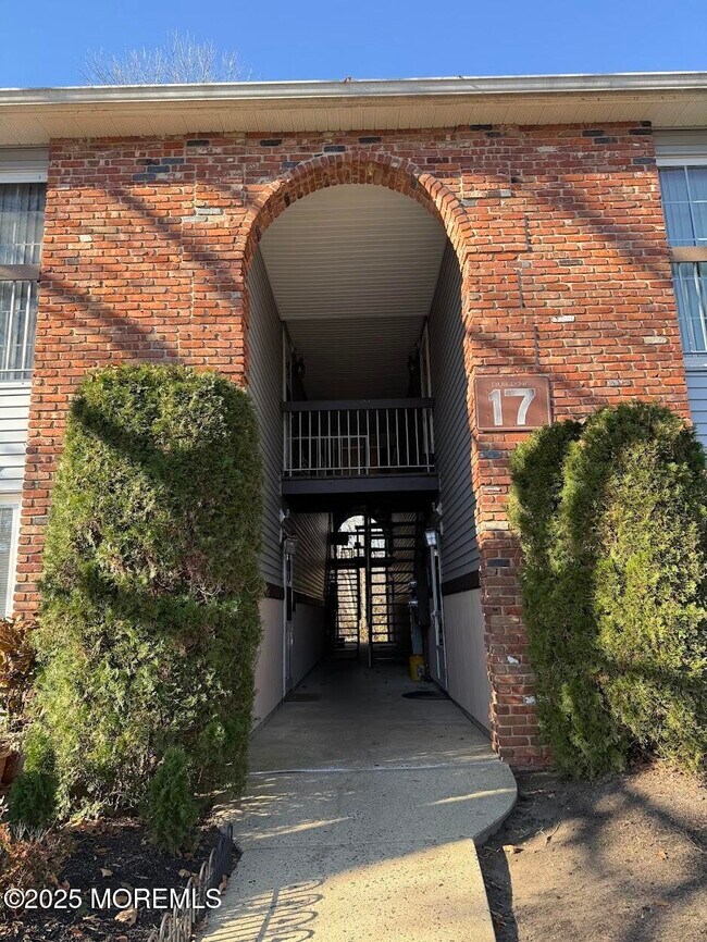 Building Photo - 17-7 Augusta Ct