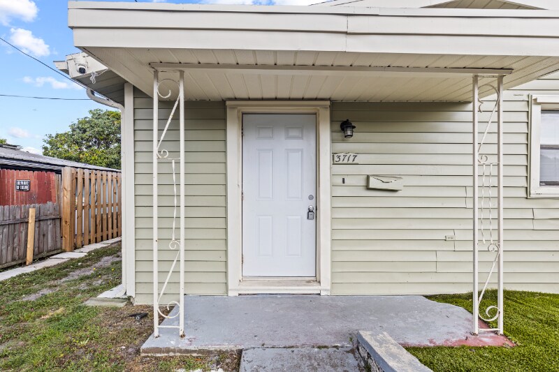 Foto principal - 3717 Pinewood Ave
