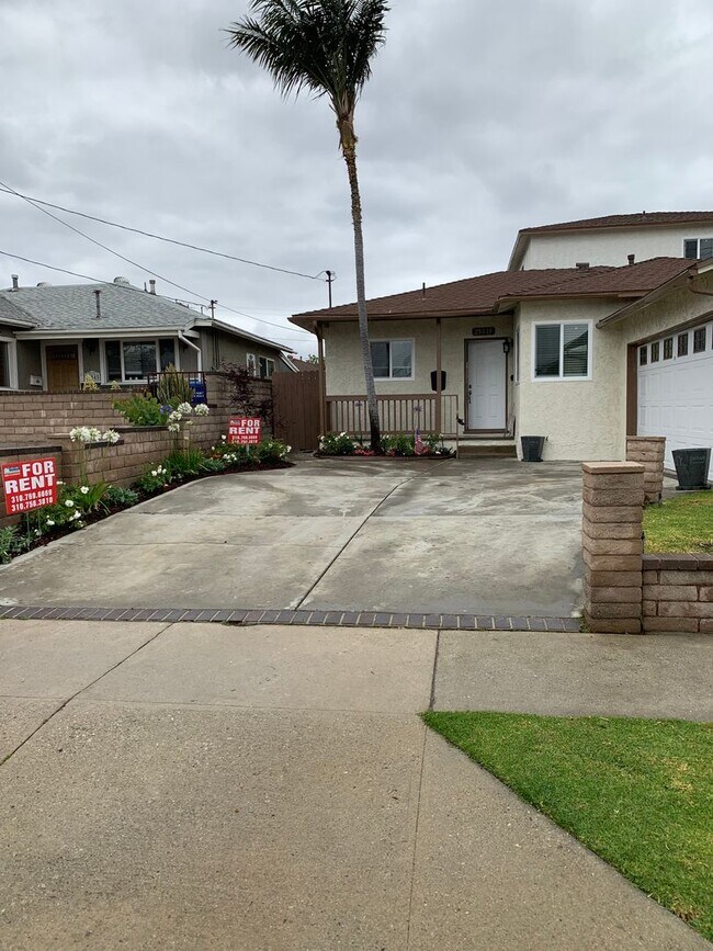 Foto del edificio - Lomita - Traditional Style - 4 bd / 2 ba H...