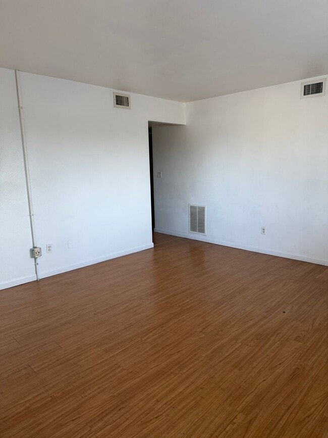 Building Photo - 104 N 27th St