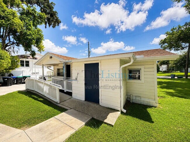 Foto del edificio - 2310 S Shine Ave