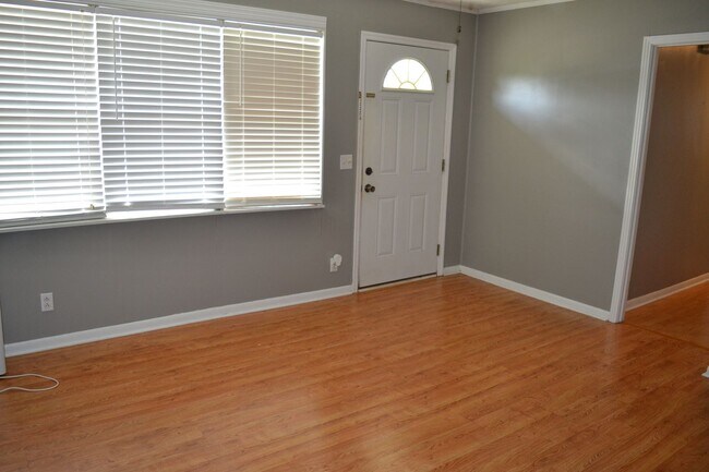 Foto del edificio - 138 Cypress Cir