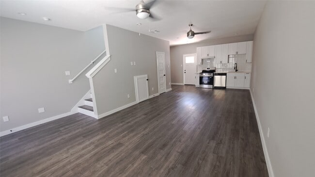 Building Photo - 9806 Fillmore St