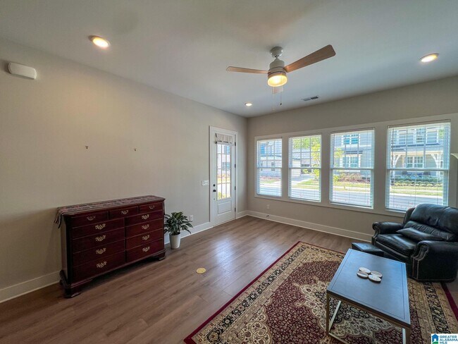Foto del edificio - 4740 Arden Wy