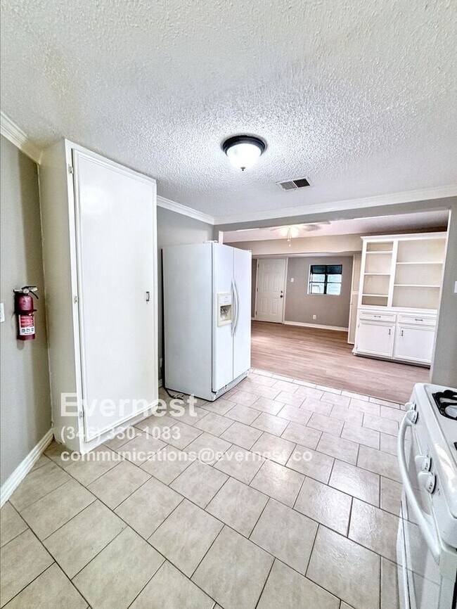 Foto del edificio - 5311 Gano St