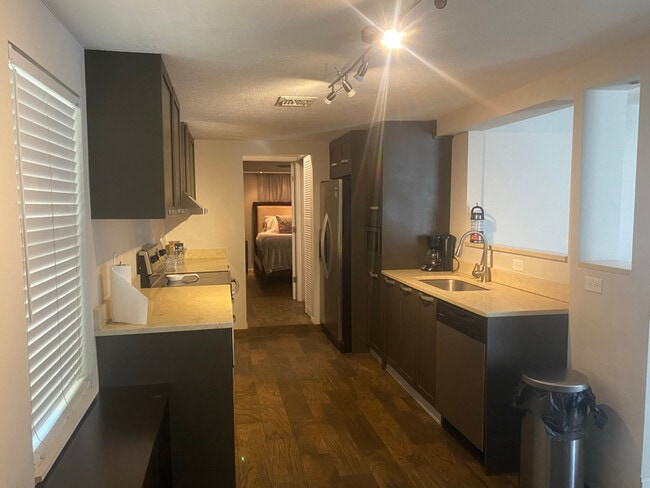 Foto del edificio - 907 Fruitland Ave