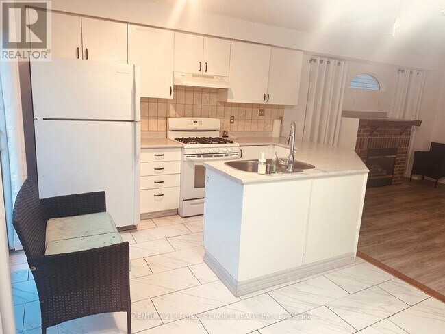 Building Photo - 48 Yellow Brick Rd