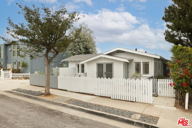Foto del edificio - 734 Pier Ave