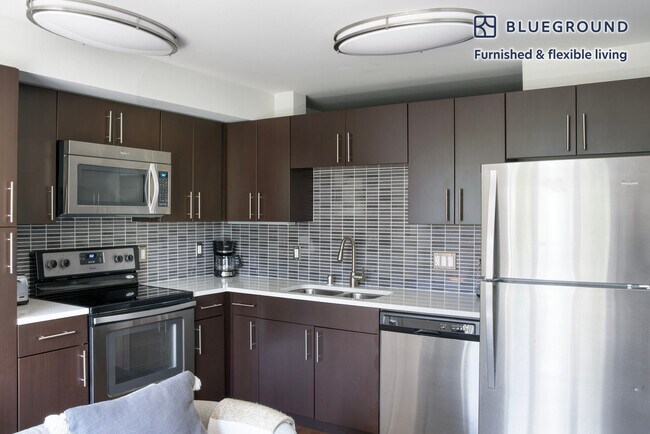 Foto del edificio - 10595 Main St