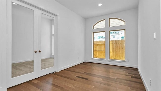 Building Photo - 7614 Blue Finch Ln