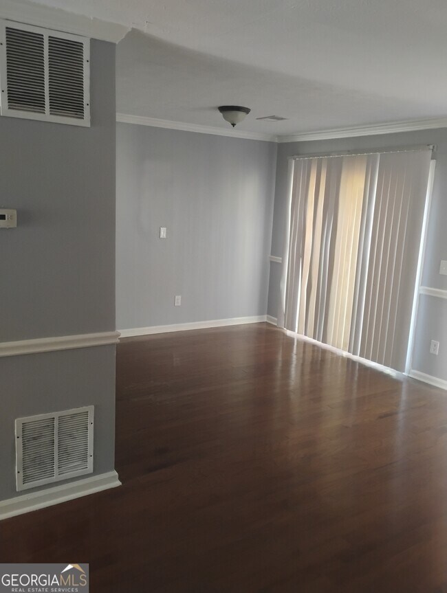 Foto del edificio - 6484 Marbut Rd