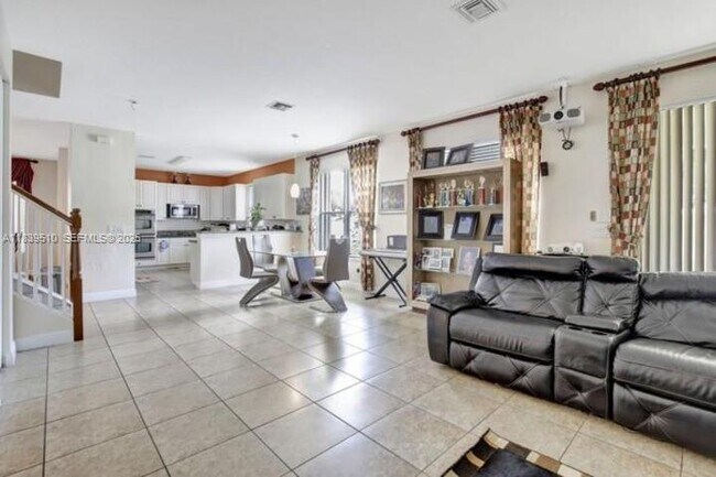 Foto del edificio - 5078 SW 183rd Ave