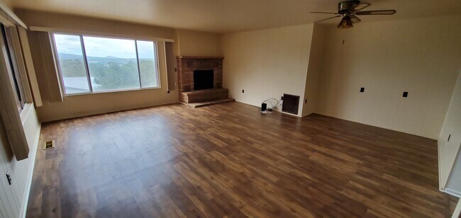 Foto del edificio - 770 Eastwood Dr