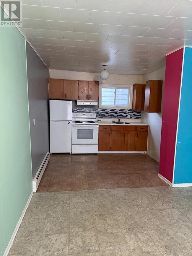 Building Photo - 85 Croatia Ave