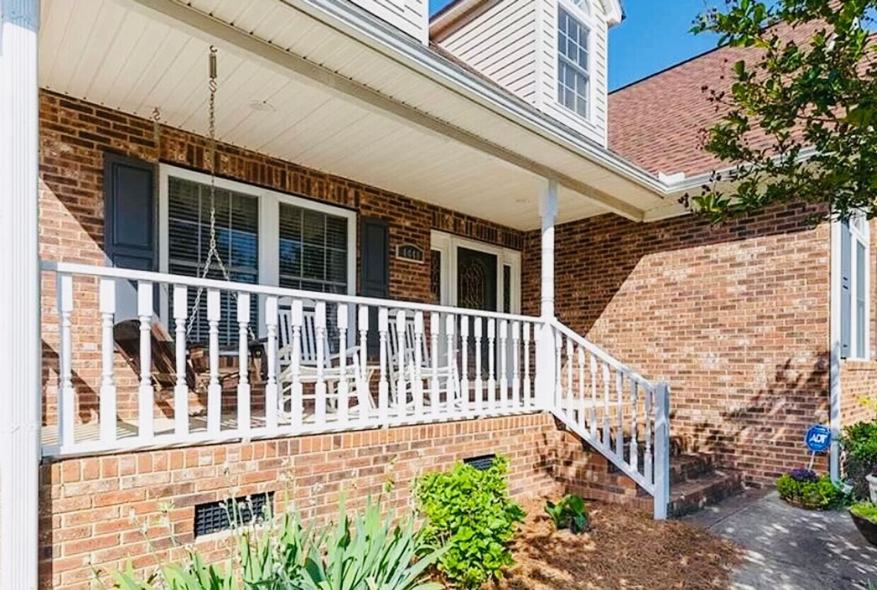 Building Photo - Exclusively Offered by Muse Realty, LLC