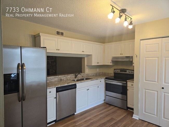 Foto del edificio - 7733 Ohmann Ct