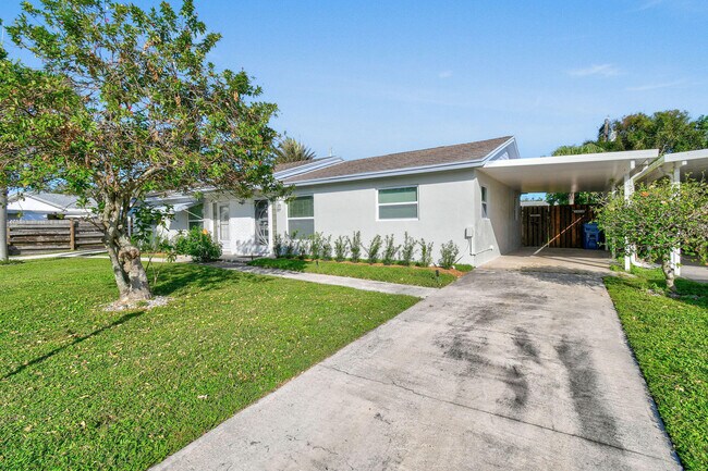 Foto del edificio - 1004 Stillwater Dr