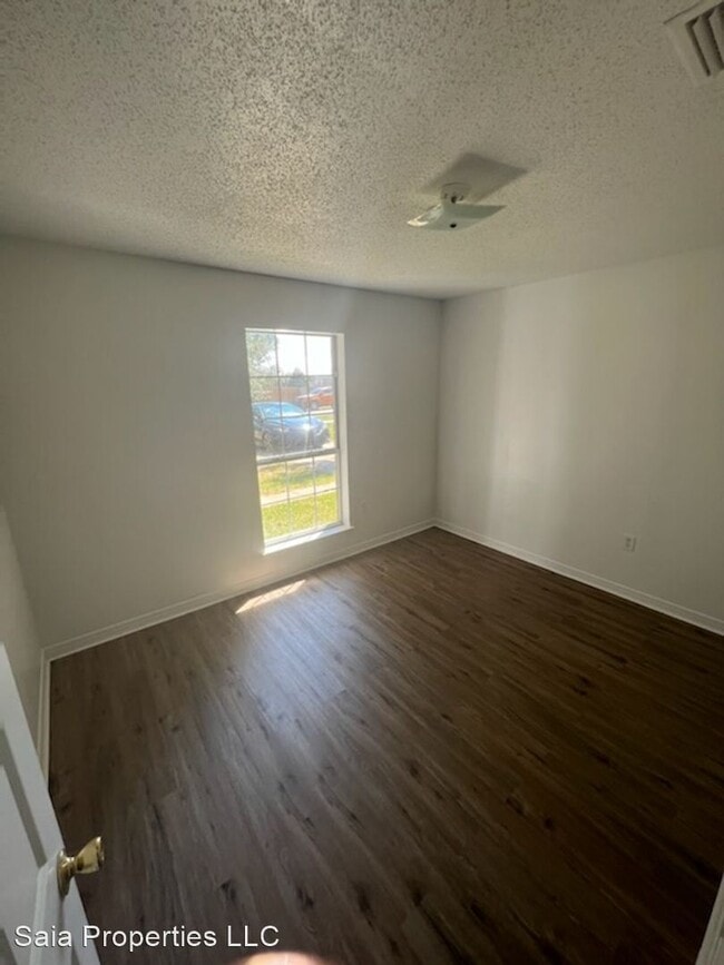 Building Photo - 3 br, 2 bath House - 21713 College Avenue