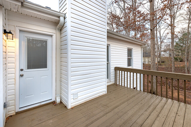 Building Photo - Charming 3-Bedroom Ranch Home with Deck an...