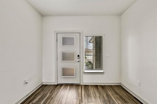 Foto del edificio - 109 Cupreata Ln