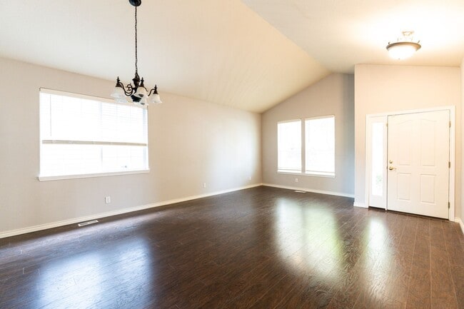Building Photo - 16130 SW Loon Dr