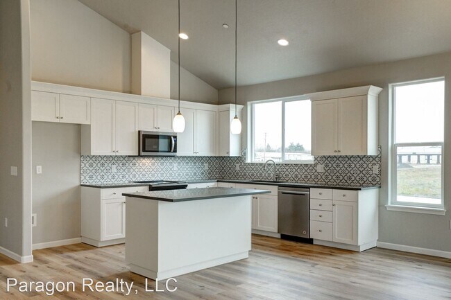 Foto del edificio - 3 br, 2 bath House - 1009 Front Ave. NE