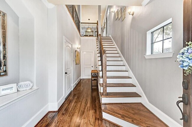 Foto del edificio - 5307 Lillian St