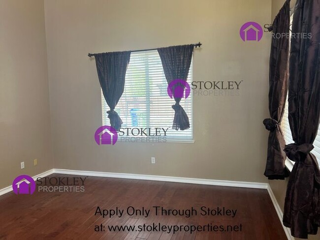 Foto del edificio - Stokley Properties Presents 123 Knights Bi...