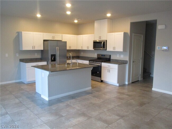 Foto del edificio - 7448 Red Plumeria Ave