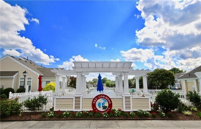 Foto del edificio - 1540 Coolspring Way