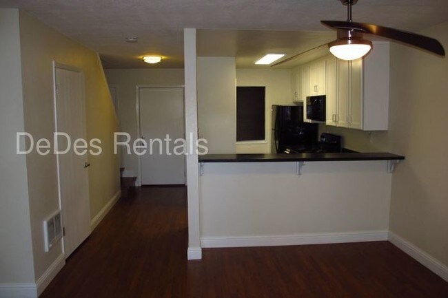 Foto del edificio - 1702 Glenbrook Dr