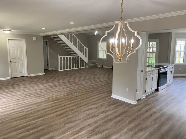 Building Photo - 3069 Circle Gate Dr