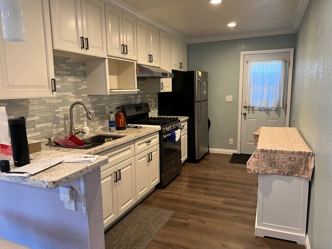 Foto del edificio - 4814 Daisy St