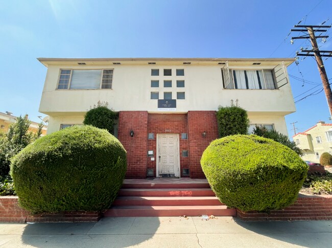 Building Photo - 8101 Crenshaw Blvd