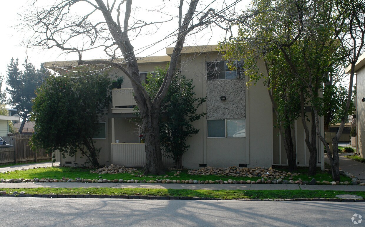 Primary Photo - 218 Edith St