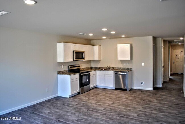 Foto del edificio - MOVE IN SPECIALS, INTERESTED?  4 BED | 2 B...